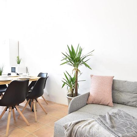 Riesiges Zentrales Apartment Mit Parkplatz Innsbruck Bagian luar foto