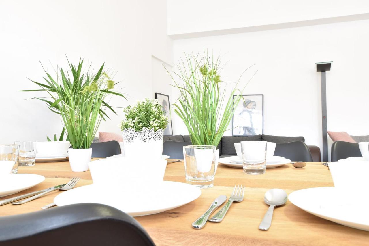 Riesiges Zentrales Apartment Mit Parkplatz Innsbruck Bagian luar foto