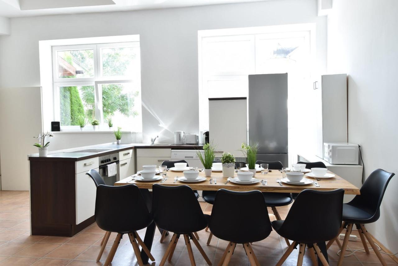 Riesiges Zentrales Apartment Mit Parkplatz Innsbruck Bagian luar foto