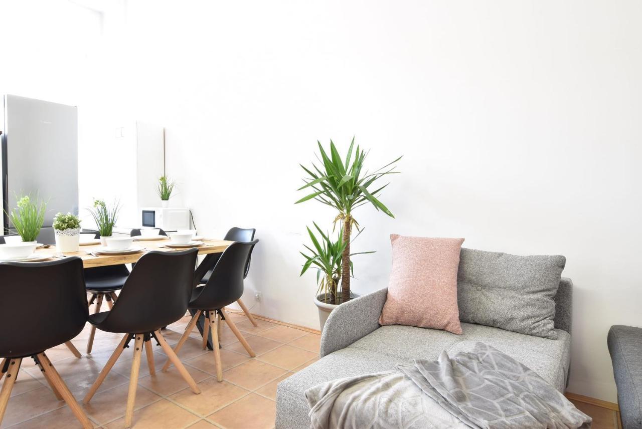 Riesiges Zentrales Apartment Mit Parkplatz Innsbruck Bagian luar foto