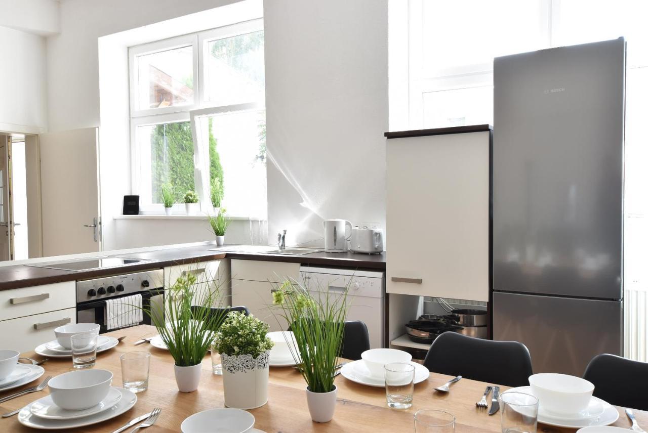 Riesiges Zentrales Apartment Mit Parkplatz Innsbruck Bagian luar foto