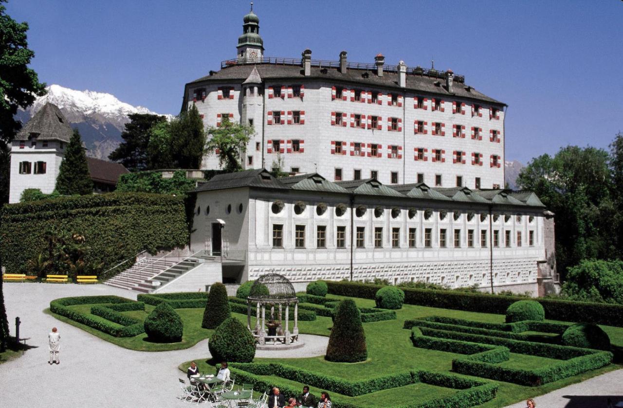 Riesiges Zentrales Apartment Mit Parkplatz Innsbruck Bagian luar foto