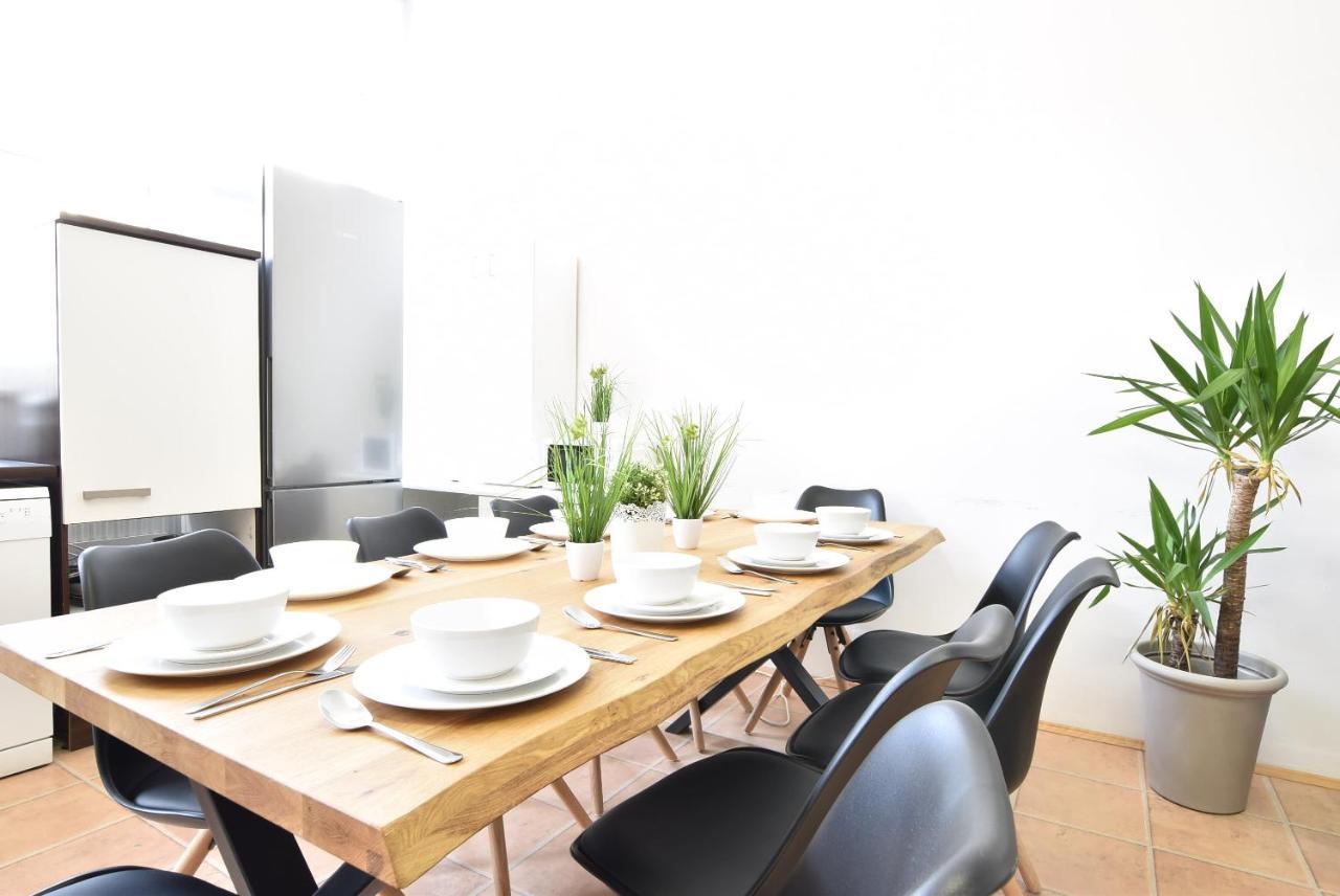 Riesiges Zentrales Apartment Mit Parkplatz Innsbruck Bagian luar foto