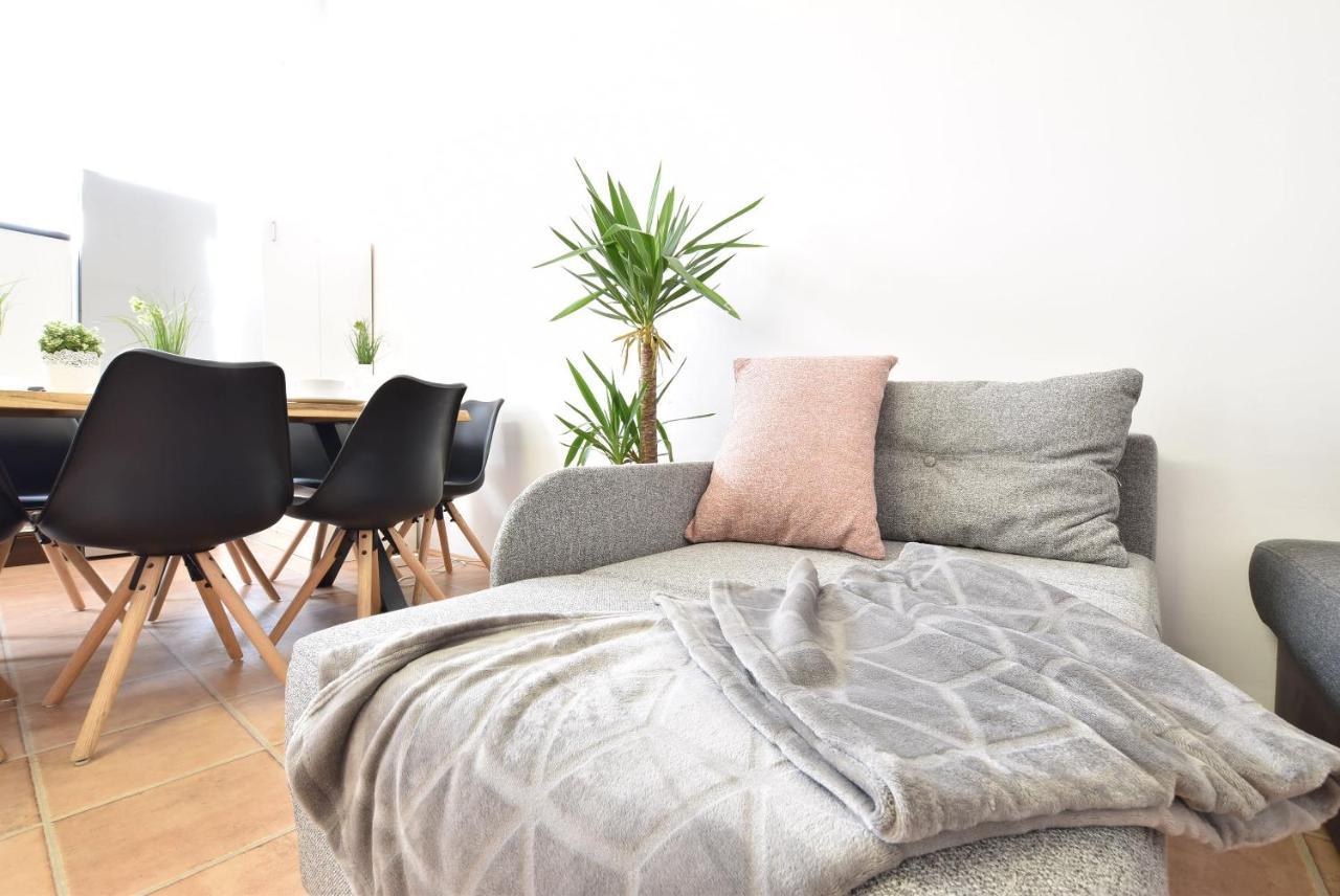 Riesiges Zentrales Apartment Mit Parkplatz Innsbruck Bagian luar foto