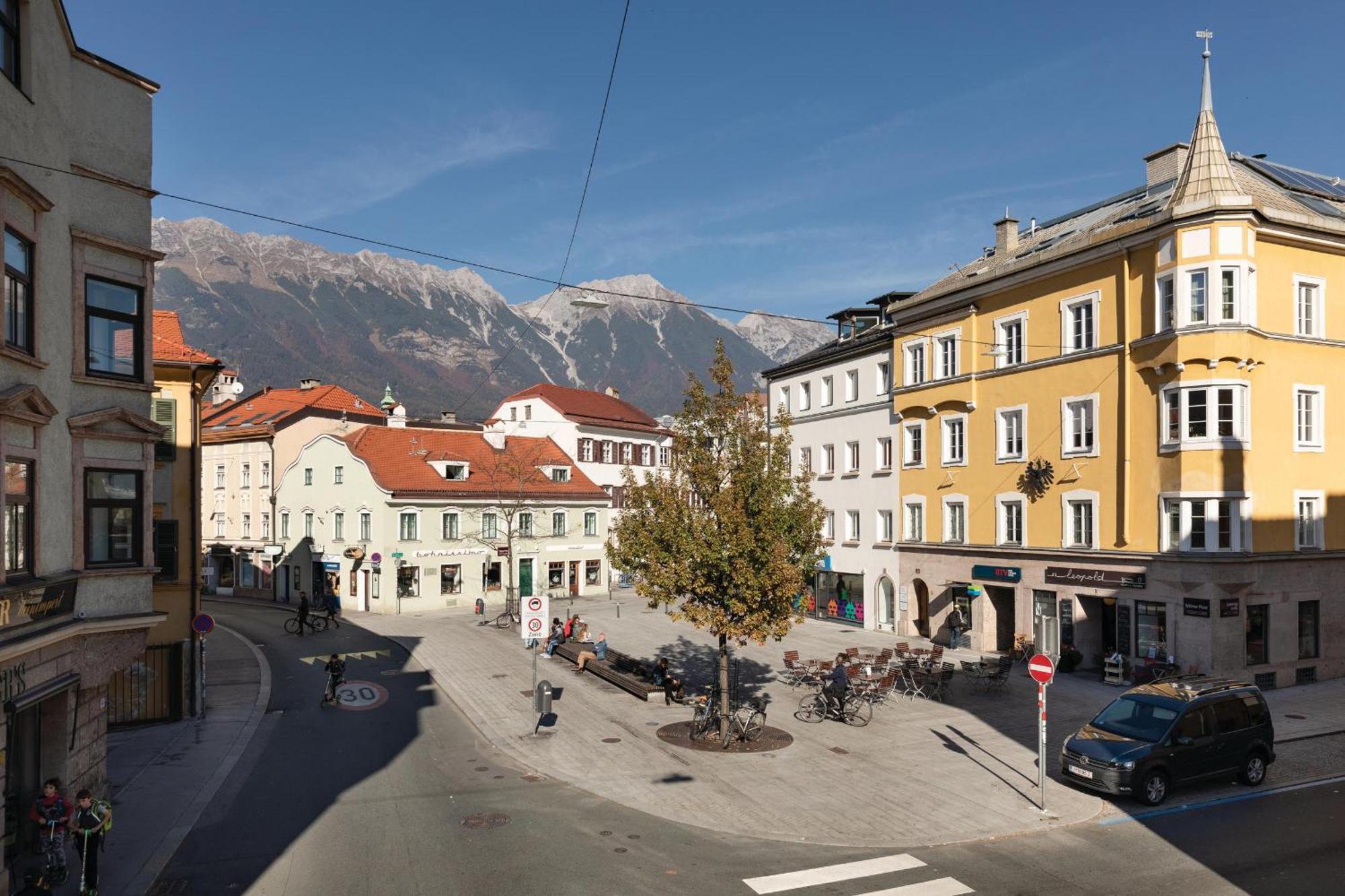 Riesiges Zentrales Apartment Mit Parkplatz Innsbruck Bagian luar foto
